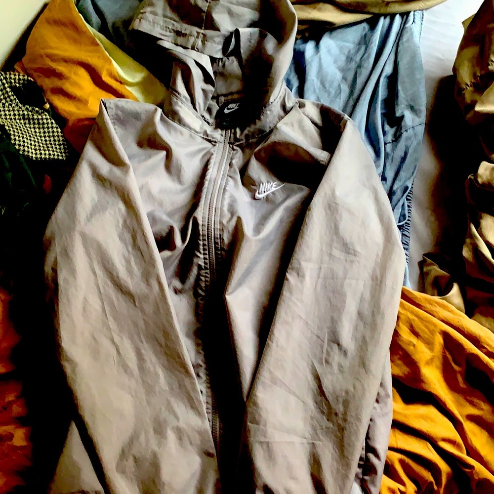 Nike grey men’s windbreaker medium